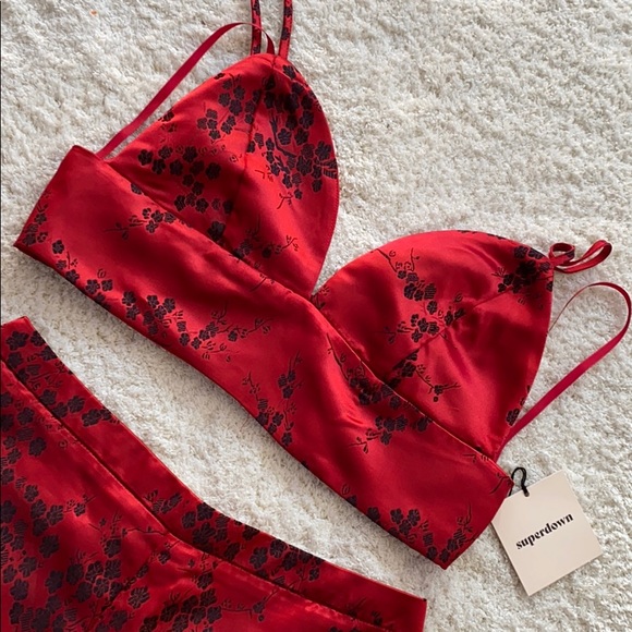 Set - Picture 3 of 4